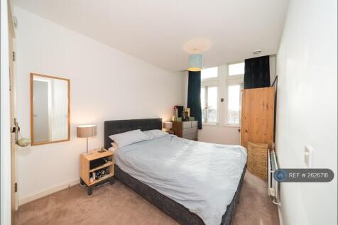 Master Bedroom, King-Size Bed