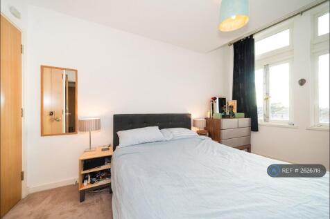 Master Bedroom, King-Size Bed