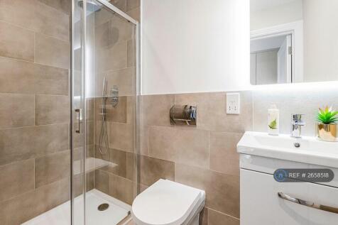 Grond Floor Shower Room