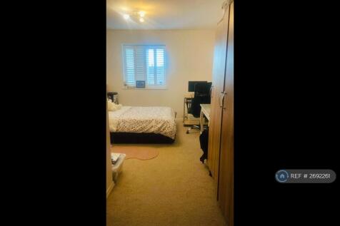 Master Bedroom (Current Tenant Decor)