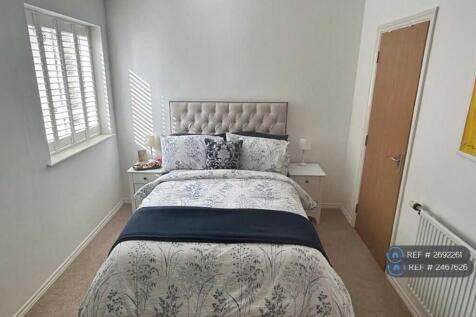 Second Bedroom (Decor Before Tenant Moved In)