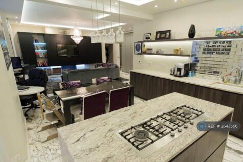 Please Note Dining Table Chairs Have Been Removed