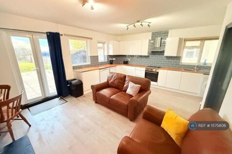 Shared Lounge/Diner/Kitchen