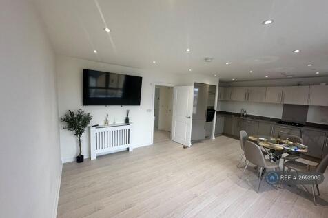 Kitchen/Lounge All View