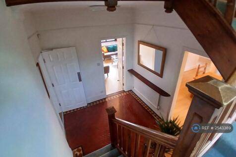 Lots Of Stylish Period Features, Light And Airy