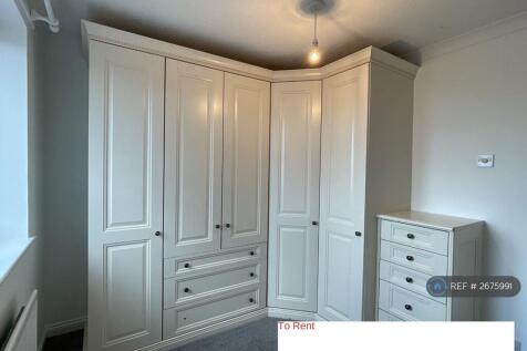 Bedroom 3 Fitted Firniture