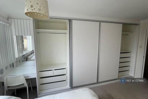 Built In Wardrobes Bedroom 1