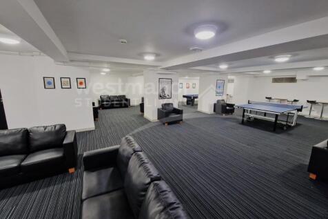 CHILL OUT/GAME ROOM