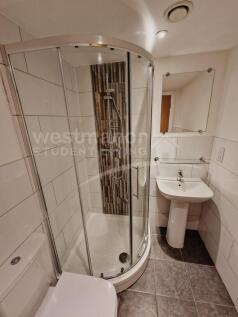 FLAT 14 EN-SUITE