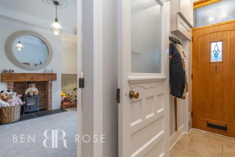Entrance Hall/Lounge