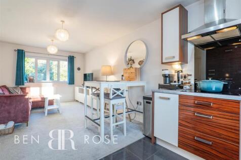 Lounge/Kitchen