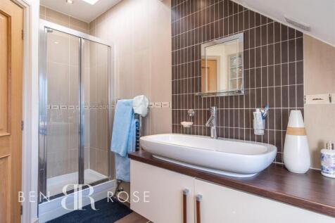 Bedroom Four Ensuite