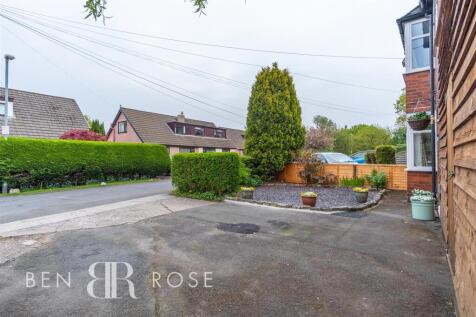 Front Garden/Drive