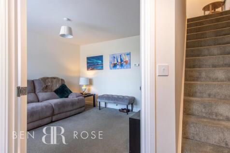 Entrance Hall/Lounge