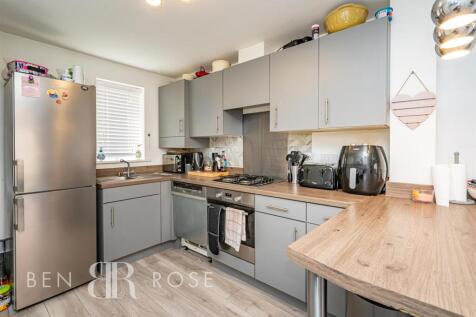 Kitchen / Lounge