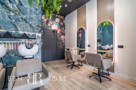 Salon Floor