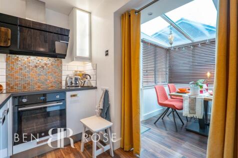Lounge/Kitchen