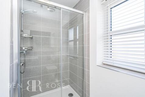 Master Bedroom En suite