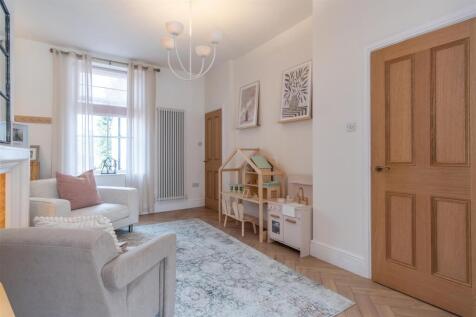 Sitting/Dining Room