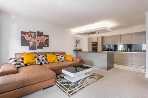 Lounge/Kitchen
