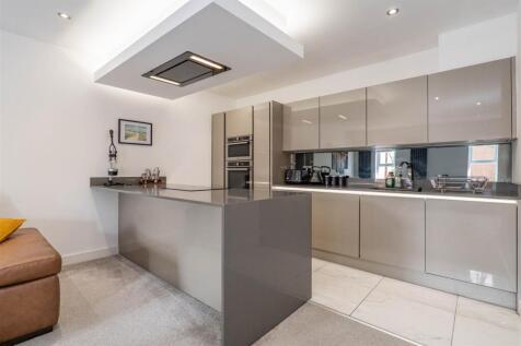 Lounge/Kitchen