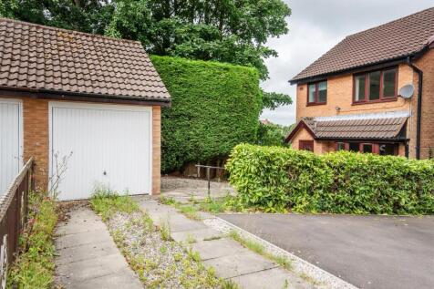 Driveway/Garage
