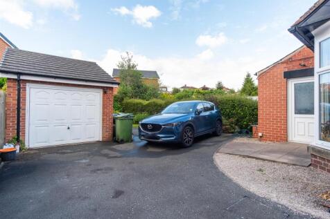 Drive/Garden