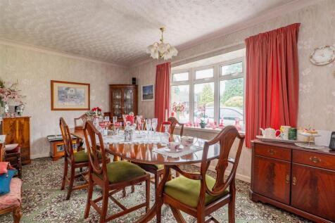 Bedroom/Dining Room