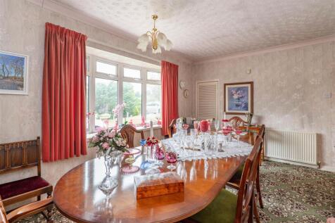 Bedroom/Dining Room