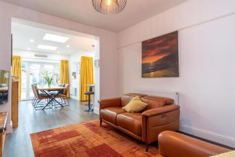 Sitting/Dining Room