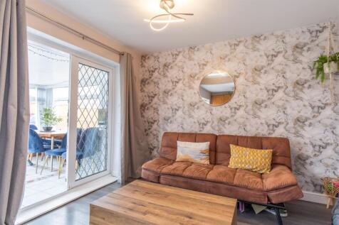 Sitting/Dining Room