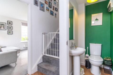 Entrance Hall/WC