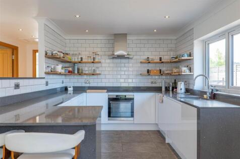 Lounge/Kitchen