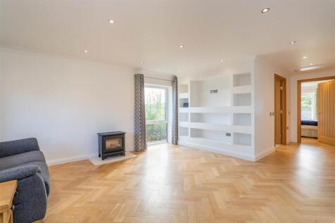 Lounge/Kitchen