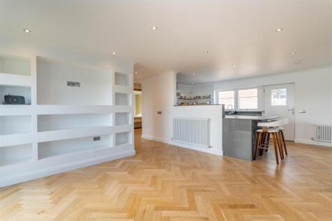 Lounge/Kitchen