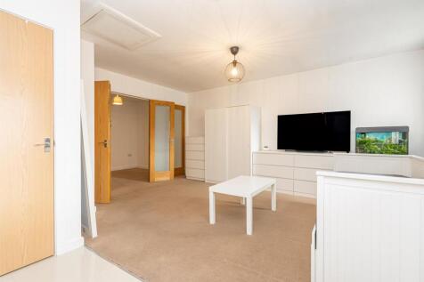 Lounge/Kitchen