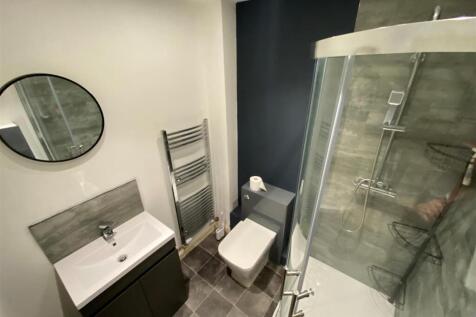 Bathroom..jpg