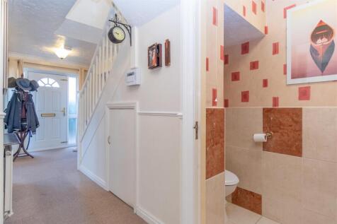 Entrance Hall/WC
