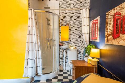 Master Bedroom/Ensuite