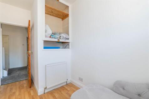 Bedroom Thee