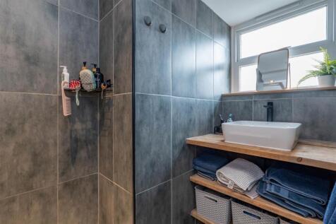 Master Bedroom Ensuite