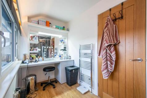 Ensuite/Dressing Room