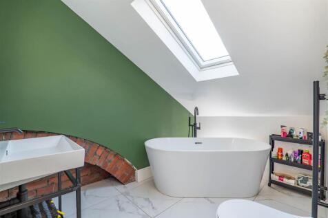 Master Bedroom Ensuite