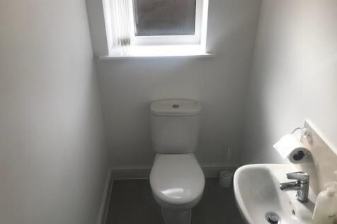 Cloakroom/wc