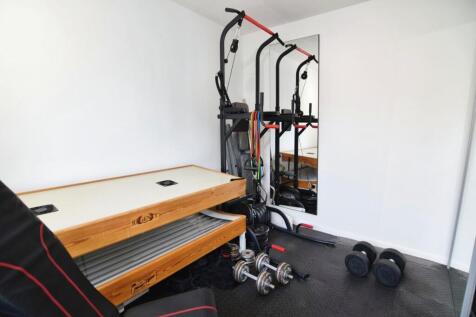 BEDROOM 3 02.jpg