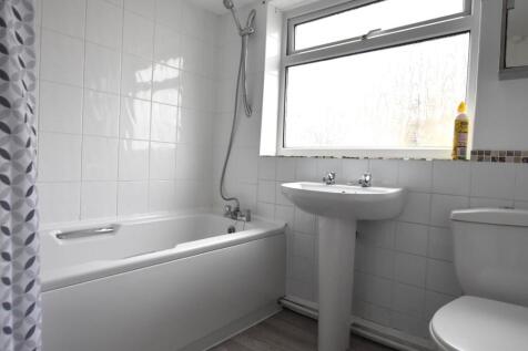 Bathroom 1.JPG