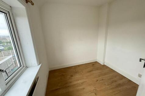 Bed 3.jpg