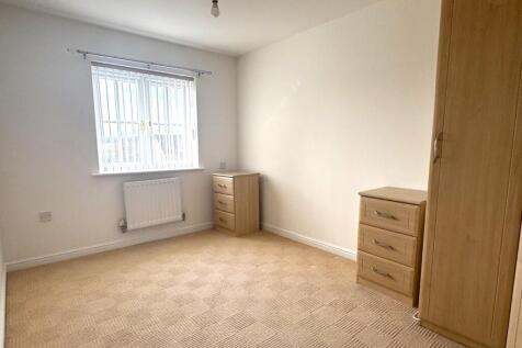 Bedroom 1 1.jpg