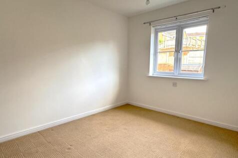 Bedroom 2 1.jpg
