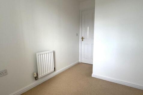 Bedroom 3 2.jpg